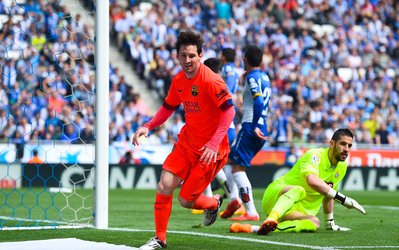 مسی با گل آفساید به رونالدو نزدیک‌تر شد