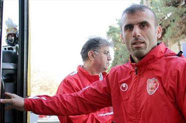 مذاکره باشگاه الاهلی با مدافع پرسپولیس/ حسینی همبازی جباری می‌شود؟