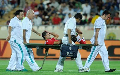 جام حذفی | حاشیه گل‌گهر - پرسپولیس / پرتاب سنگ به سمت بازیکنان پرسپولیس / سر طارمی شکست