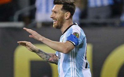 دیه گو مارادونا: نظرات من در مورد مسی انتقاد نبود