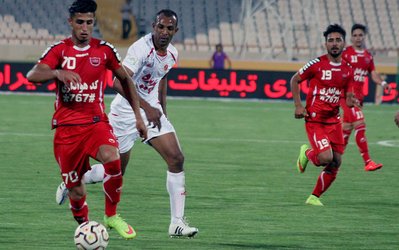 محمد قراگزلو | ماریــچ- اومانیــا در قلب دفاع علیپور- طارمی نوک حملــه