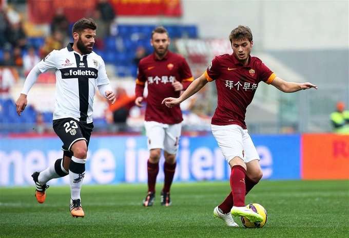 درگیری دو بازیکن سر توپ