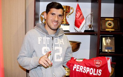 عکس روز | گابریل از هواداران پرسپولیس تشکر کرد