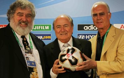 یک رسوایی تازه برای سازمان آقای بلاتر / جاسوسی یکی از مقامات بلندپایه فیفا برای FBI