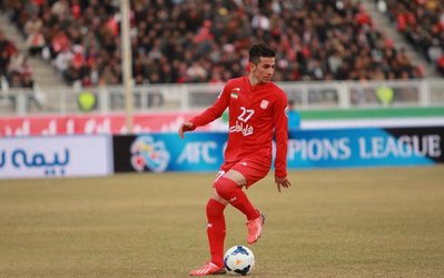 احمدزاده: باید یکسال دیگر در تراکتورسازی بازی کنم/ اولیویرا با دانش و مورد قبول هواداران است