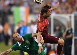 فابیو کوئنترائو|برخورد فابیو کنترائوبا بازیکن ایرلند بر سر نوپ.