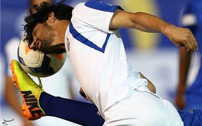 حاشیه دیدار پیکان - ملوان | حضور مایلی‌کهن، اعتراض ملوانی‌ها به داور و شعار علیه رحمتی