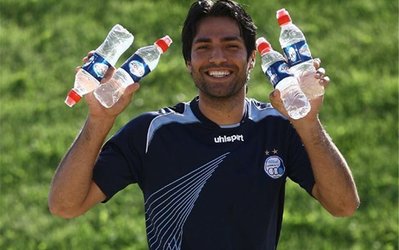 صادقی: با بازوبند کاپیتانی بزرگ نشده‌ام که با نبودن آن کوچک شوم