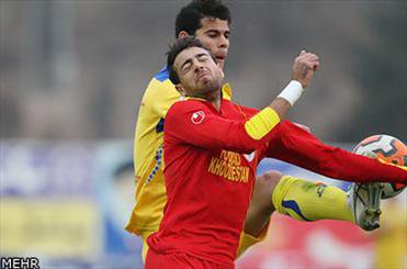 سه سال است کارت پایان خدمت دارم/ خوشحالم به سپاهان رفتم