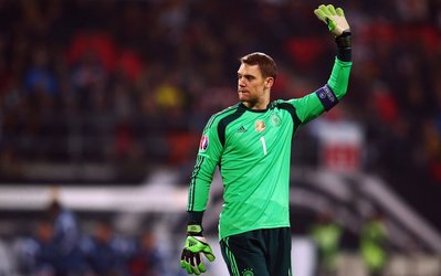 نویر بازی با اسپانیا را از دست داد