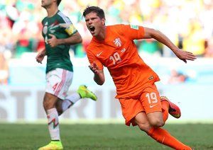 کلاس یان هونته لار|خوشحالی کلاس یان هونته لار ، مهاجم هلند بعد از گلزنی مقابل مکزیک.