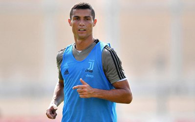 کریس خواهان پیوستن هم بازی سابقش به یووه شد / رونالدو: دوست دارم ناواس را در یوونتوس ببینم