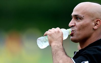 منصوریان فصل آینده هم سرمربی تیم فوتبال نفت تهران است