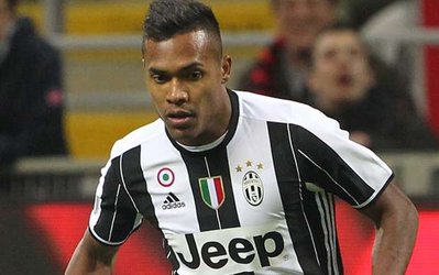 شایعه روز | رقابت منچستر یونایتد و منچستر سیتی برای جذب الکس ساندرو