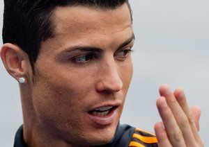 جلسه تمرینی رئال با حضور رونالدو پیش از فینال لیگ قهرمانان اروپا|کریستیانو رونالدو، در جلسه تمرینی رئال مادرید پیش از دیدار فینال لیگ قهرمانان اروپا برابر اتلتیکو مادرید شرک می کند.