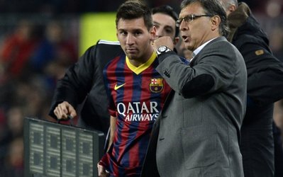 مارتینو تکذیب کرد / مسی در بارسلونا می‌ماند