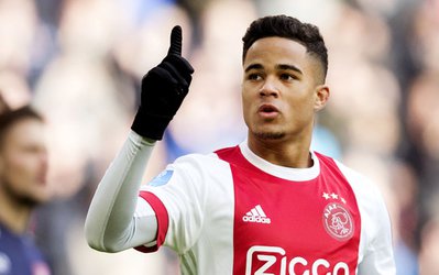 آیا جاستین کلایورت به منچستر یونایتد می‌پیوندد؟ ژوزه به دنبال جایگزین مارسیال