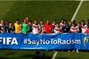 تاخیر سه دقیقهای و خواندن پیام ضد نژادپرستی پیش از دیدار فرانسه - آلمان