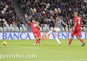 یوونتوس 4-0 کاتانیا / هفته ی دهم|یوونتوس با اقتدار کاتانیا را از پیش رو برداشت.