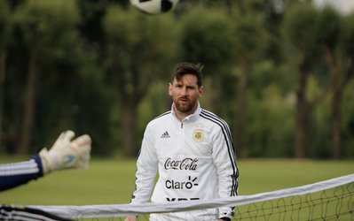 گوزمان: آرژانتین باید فشار را از روی دوش مسی بردارد