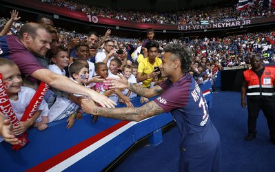 نیمار یک میلیارد و ۲۲ میلیون یورو برای قطری‌ها آب خورد!