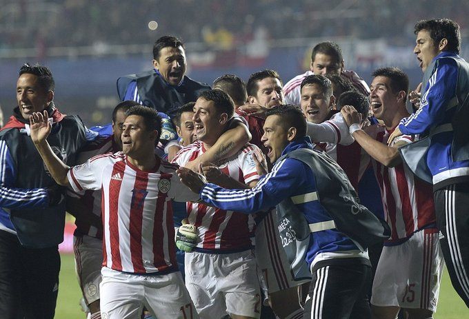 جشن بازیکنان پاراگوئه