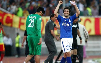 شرط ماندن خسرو حیدری در تیم فوتبال استقلال اعلام شد