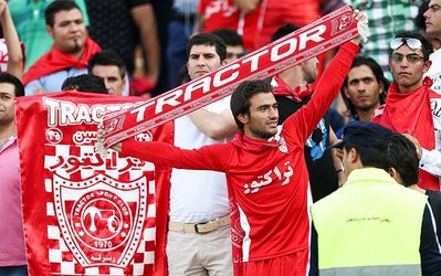 لیگ برتر | حاشیه پرسپولیس - تراکتور / درگیری لفظی تماشاگران