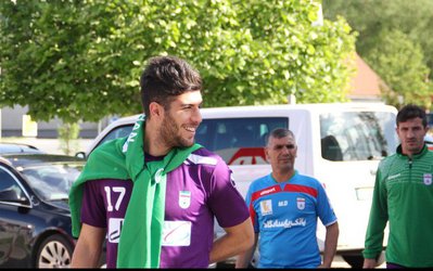 پدر خانزاده: پرسپولیس به وعده‌هایش عمل نکرد/ محمدرضا از سه تیم اروپایی پیشنهاد دارد