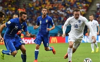 مصاف دوستانه تیم‌های ملی ایتالیا و انگلیس در خانه بانوی پیر