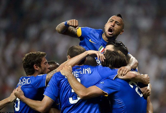 شادی بازیکنان یووه