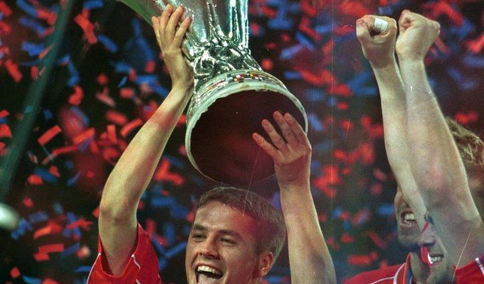 Michael Owen (2000-01 UEFA Cup Champions).jpg