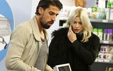 سوژه روز | عکس‌های رئالی‌ها و خانواده‌هایشان