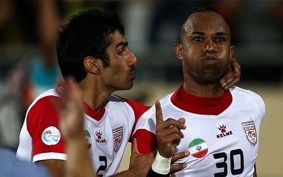 ادینیو: هر تیمی نمی‌تواند در یک نیمه 3 گل به پرسپولیس بزند/ استقلال و سپاهان رقبای جدی ما هستند