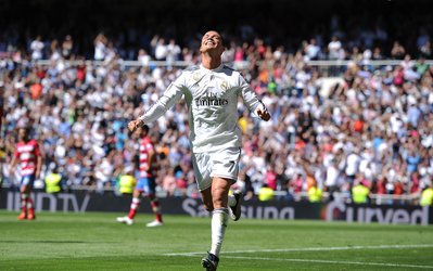 عکس روز | تمجید ویژه بازیکنان رئال مادرید از رونالدو