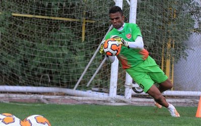 نیلسون خواهان روشن شدن وضعیتش شد