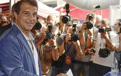 لاپورتا: بارسلونا به قطر فروخته شده است/ دست از مبارزه برنمی‌دارم