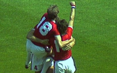 جام جهانی 2014 / 100 لحظه جذاب تاریخ جام جهانی (91_  نمایش دراماتیک تیم ملی انگلستان و گلزنی رابسون بعد از بیست و هفت ثانیه)