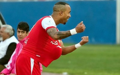 ادینیو: وقتی گل می‌زنم نگاه‌ها نسبت به من عوض می‌شود