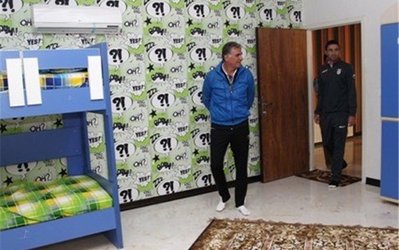 عمل خیرخواهانه اعضای تیم ملی / دیدار کیروش، قوچاننژاد و نکونام با کودکان معلول