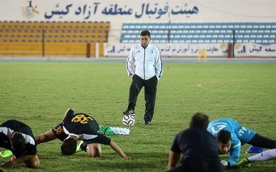 تمرین وزنه آبی‌پوشان در هتل