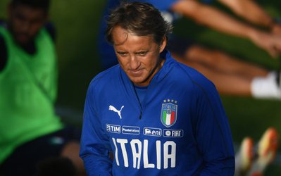 خط میانی ایتالیا لنگ می‌زند