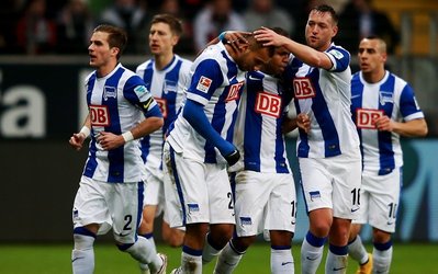 عکس روز | اتوبوس حامل بازیکنان هرتا‌برلین مورد اصابت گلوله قرار گرفت