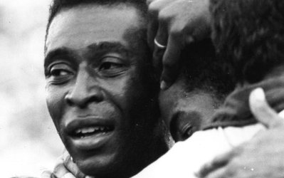 جام جهانی 2014 / 100 لحظه جذاب تاریخ جام جهانی (69_ پله دروازه بان اروگوئه را فریب داد و پیروزی یک بر صفر برزیل را بر حریف خود رقم زد.)