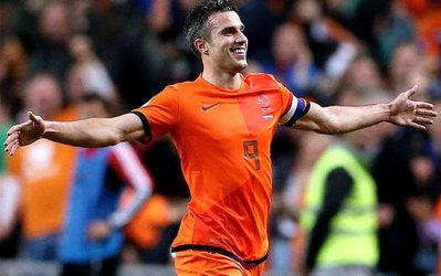 منچستر یونایتد در حال بررسی میزان آسیب دیدگی روبین فان پرسی