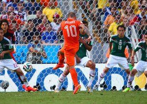 وسلی اشنایدر|لحظه به ثمر رسیدن گل اول تیم ملی هلند توسط وسلی اشنایدر.