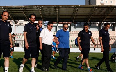 مصوبه هیئت مدیره استقلال؛ حضور افراد اضافی کنار تیم ممنوع!