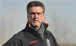 حاشیه‌‌‌های ذوب‌آهن - استقلال |  فیلمبرداری گاسپار در فولادشهر/ خودنمایی «گاندو» مقابل تماشاگران ذوب‌آهن