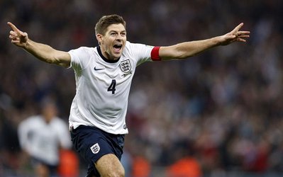 استیون جرارد: بالوتلی با زدن پنالتی قوانین تیم را زیر پا گذاشت