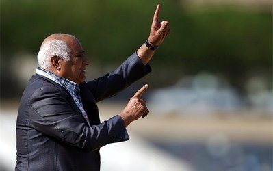 یاوری: اعتماد نداشتن کی‌روش به مربیان ایرانی به خاطر نمازی است